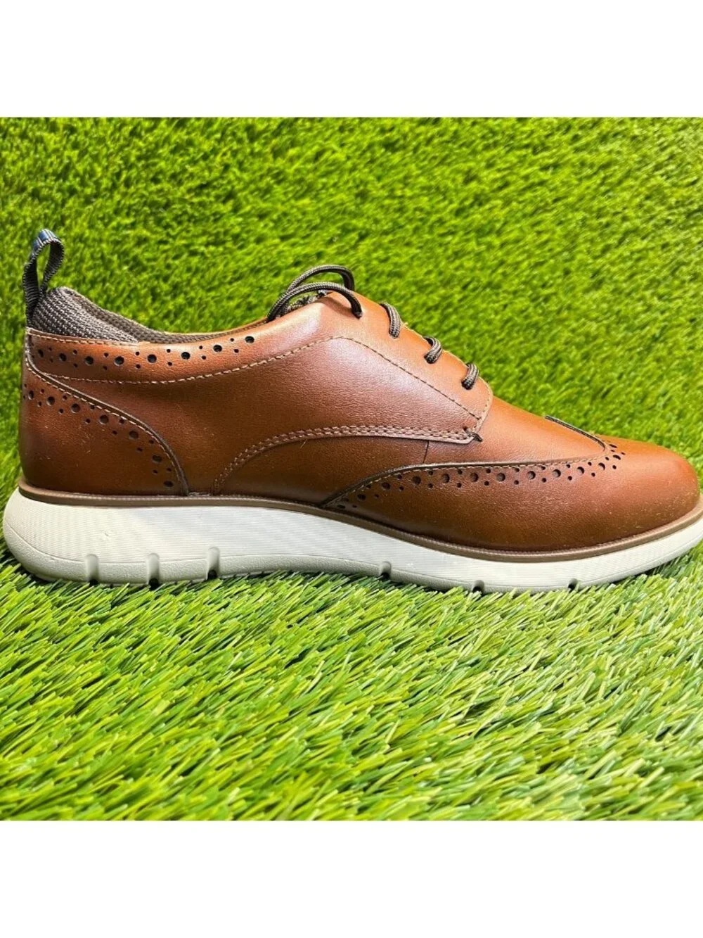 Nunn Bush Stance Mens Size 9.5 Brown White Classic Wingtip Oxford Dress Shoes